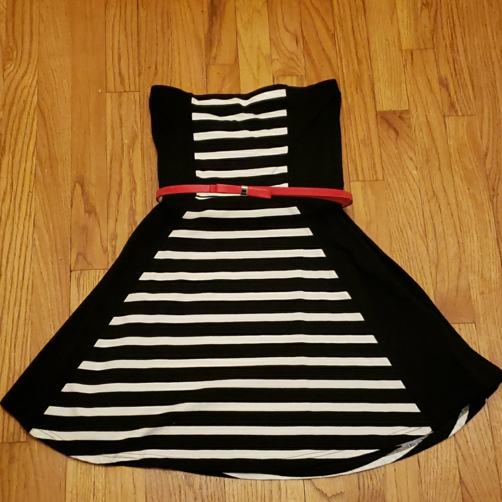 Strapless black and white dress